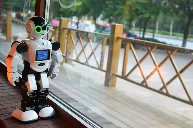 未来智能机器人将在智慧家庭作用将越来越大