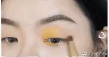 膏体眼影怎么使用_眼影膏的画法_眼影膏怎么画眼线